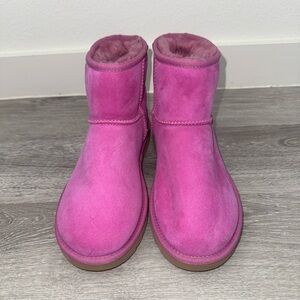 Pink UGG Boots Size 8 | Cozy & Stylish Winter Footwear Great Condition